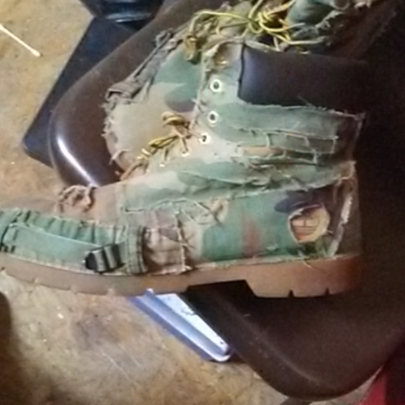 Custom made Timberlands. - Picture 2 of 5